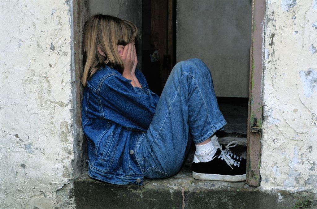 Σοκ στο Ρέθυμνο: 14χρονη κατήγγειλε τον βιασμό της από τον πατέρα φίλου της - ΝΕΑ
