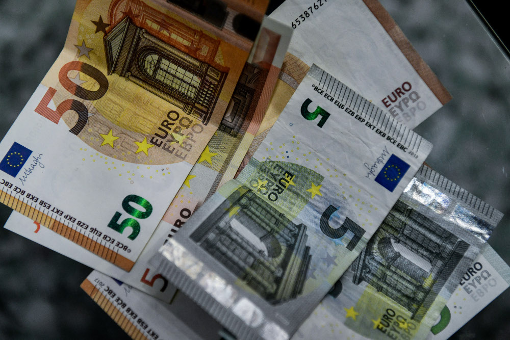 ΔΥΠΑ: Συνεχίζεται η καταβολή του επιδόματος 1.000 ευρώ - Ποιοι το παίρνουν - ΝΕΑ