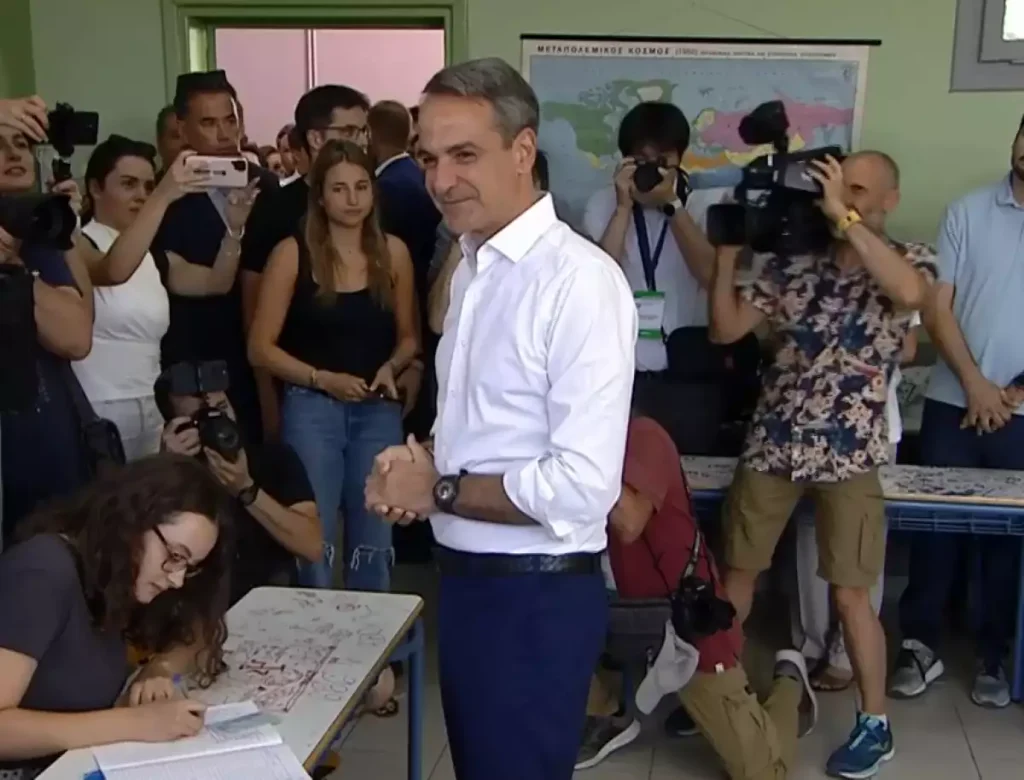 Εκλογές 2023: Ψήφισε ο Κυριάκος Μητσοτάκης στο 1ο γυμνάσιο Κηφισιάς - «Οι πολίτες να ψηφίσουν για μία σταθερή, αποτελεσματική κυβέρνηση» - ΝΕΑ