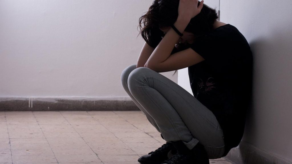 Νάξος: Καταγγελία για βιασμό 14χρονης από 17χρονο δίπλα στο σχολείο της - ΝΕΑ
