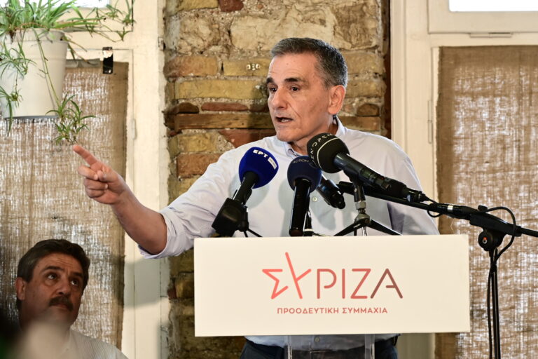 Ανακοίνωση από τον Ευκλείδη Τσακαλώτο της υποψηφιότητάς του για την προεδρια του ΣΥΙΖΑ - Προοδευτική Συμμαχία, Παρασκευή 14 Ιουλίου 2023.
(ΜΙΧΑΛΗΣ ΚΑΡΑΓΙΑΝΝΗΣ/EUROKINISSI)