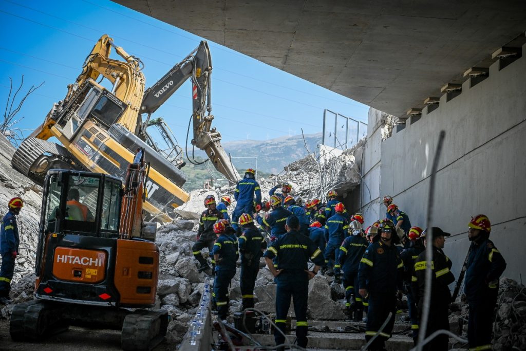 Τραγωδία στην Πάτρα: Κατέρρευσε γέφυρα, ένας νεκρός και δεκάδες τραυματίες – Η απάντηση της κατασκευαστικής εταιρείας - ΕΛΛΑΔΑ