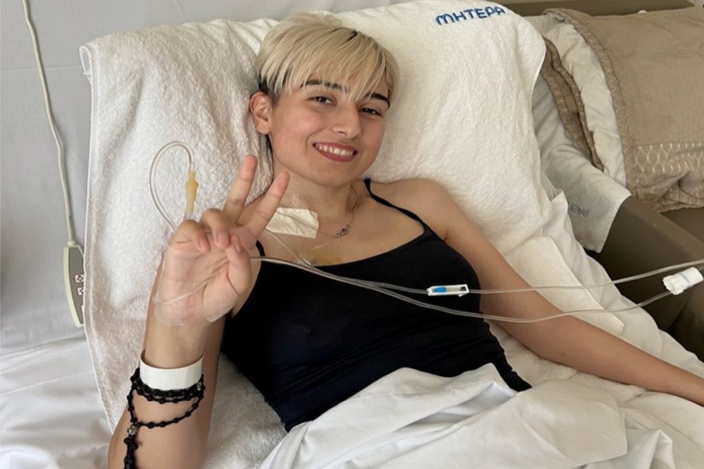 Ραφαέλα Πιτσικάλη: Η 19χρονη καρκινοπαθής χαμογελά ξανά - Το «ευχαριστώ» σε Μητσοτάκη και Χρυσοχοΐδη - ΝΕΑ