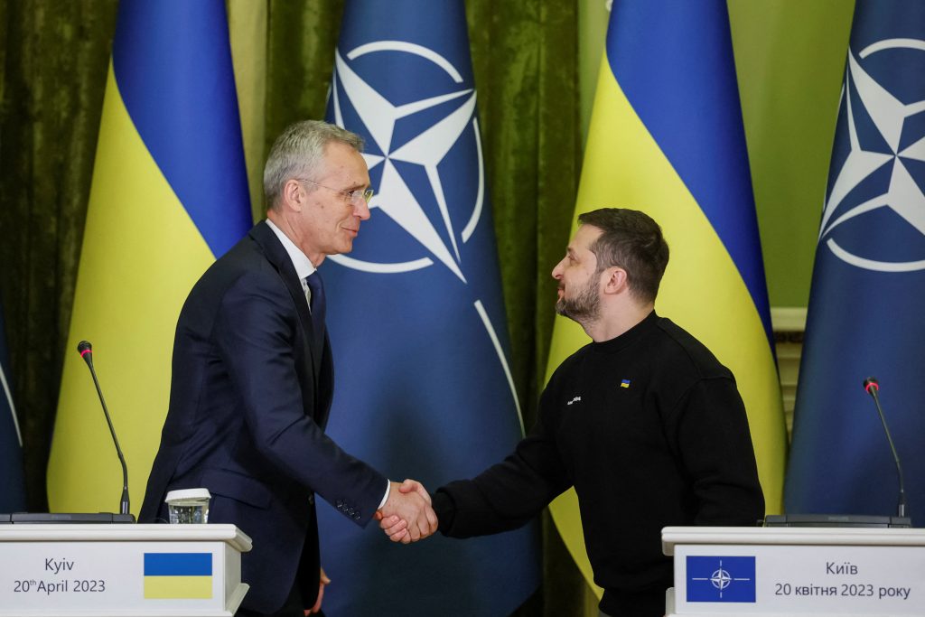 ΝΑΤΟ - Στόλτενμπεργκ: Πιο κοντά από ποτέ η Ουκρανία στην ένταξη - «Καλά τα αποτελέσματα της συνόδου», λέει ο Ζελένσκι - ΝΕΑ