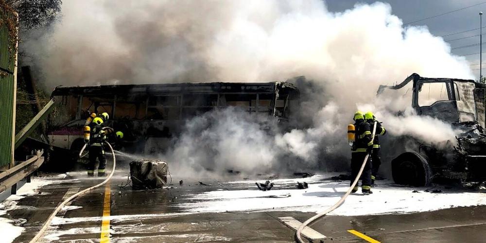 Θεσσαλονίκη: Φωτιά σε τουριστικό λεωφορείο - Σώοι οδηγός και επιβάτες - ΕΛΛΑΔΑ