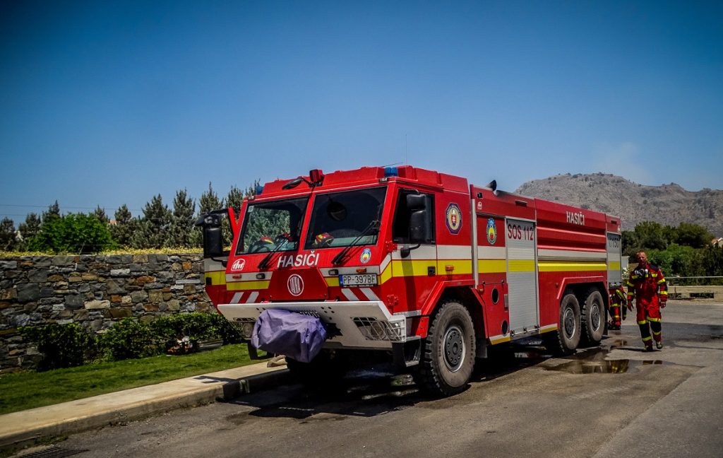 Ρουμάνοι πυροσβέστες στην Ελλάδα: Η φετινή ήταν η πιο δύσκολη χρονιά - ΕΛΛΑΔΑ