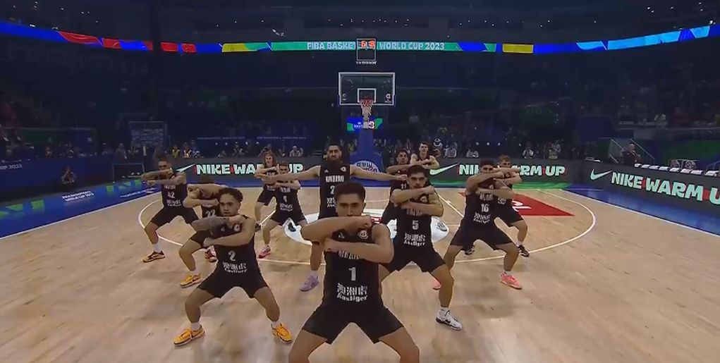«Χάκα»: Τι είναι ο χορός που χόρεψαν οι Νεοζηλανδοί πριν το ματς με την Ελλάδα - ΑΘΛΗΤΙΚΑ