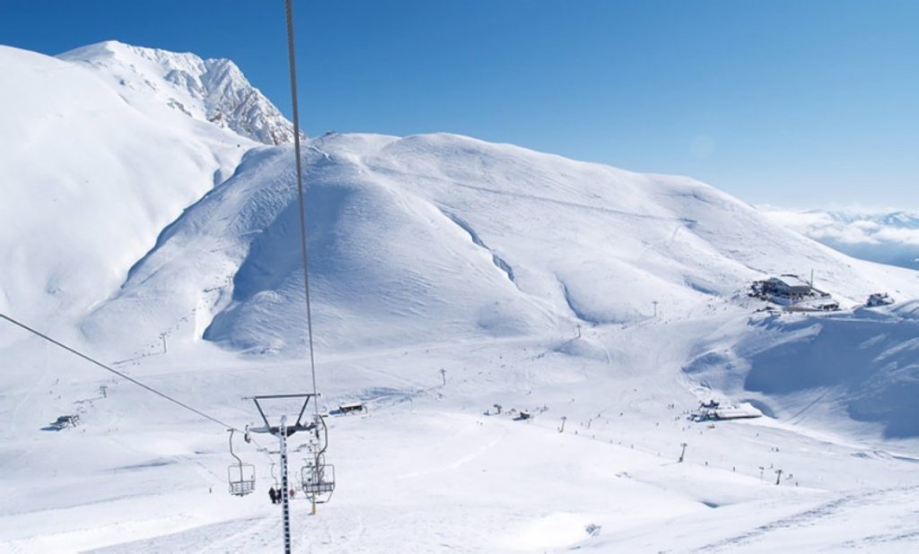 Ο καιρός τρελάθηκε στην Ελβετία: Μετά τον καύσωνα ήρθαν χιόνια και η θερμοκρασία έπεσε 30 βαθμούς - ΔΙΕΘΝΗ
