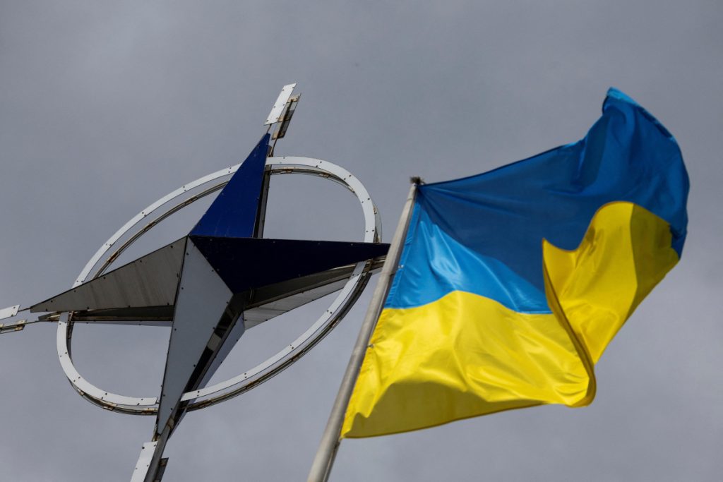 Πολιτικός «σεισμός» από δήλωση αξιωματούχου του ΝΑΤΟ: Για να μπει στη συμμαχία η Ουκρανία πρέπει να παραχωρήσει εδάφη στη Ρωσία - ΕΛΛΑΔΑ