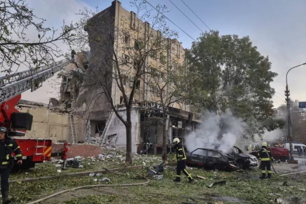 Ρωσία: Ουκρανικό drone έπληξε ένα κτίριο στην πόλη Κουρσκ - ΝΕΑ