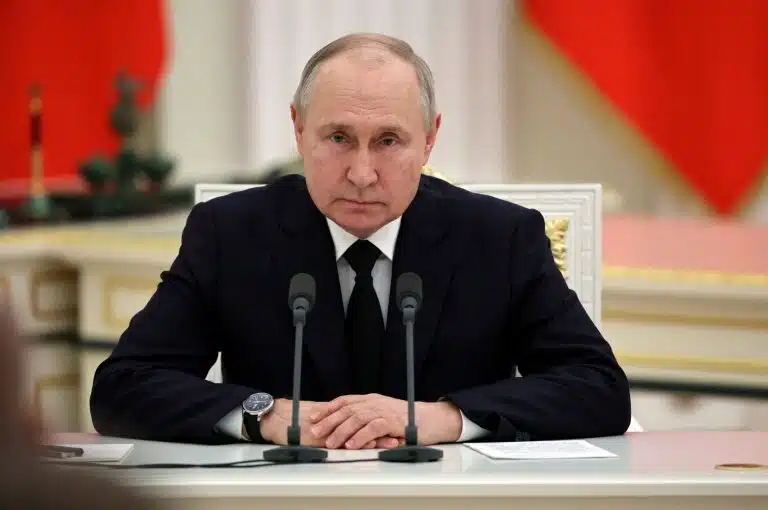 Ο Πούτιν ανακοίνωσε ότι θα είναι και πάλι υποψήφιος για πρόεδρος της Ρωσίας - ΝΕΑ