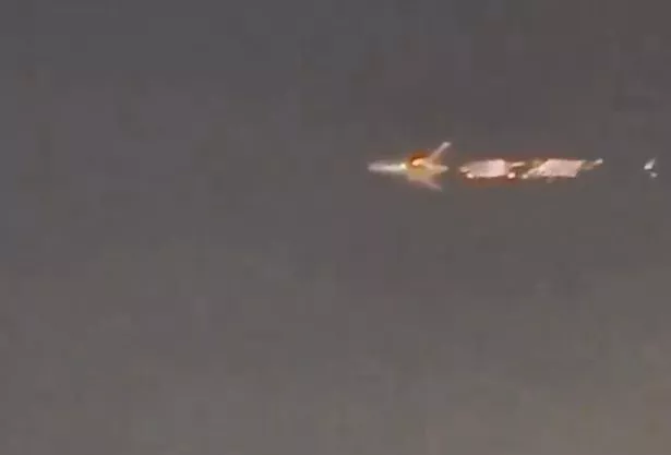 Αεροπλάνο της Atlas Air έπιασε φωτιά στον αέρα (video) - ΔΙΕΘΝΗ