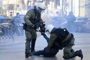 Επεισόδια στη Θεσσαλονίκη - Πεδίο «μάχης» το ΑΠΘ - ΕΛΛΑΔΑ