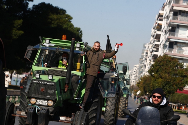 Αγρότες: Κλιμακώνονται οι κινητοποιήσεις και τα μπλόκα μετά τη συνάντηση με τον Μητσοτάκη – Ετοιμάζεται κάθοδος στην Αθήνα - ΔΥΤΙΚΗ ΕΛΛΑΔΑ