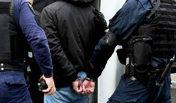 Αστυνομικοί συνέλαβαν συνοδούς καθηγητές εκδρομής επειδή μαθητές βρέθηκαν με κάνναβη - ΕΛΛΑΔΑ