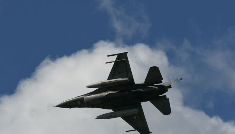 Διελεύσεις-σχηματισμών-αεροσκαφών-σε-Πελοπόννησο-και-Κυκλάδες-σήμερα-από-14:30-έως-16:00