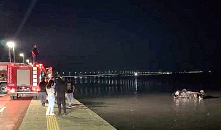 Μεσολόγγι:-Χωρίς-τις-αισθήσεις-του-24χρονος-οδηγός-οχήματος-που-έπεσε-στην-Τουρλίδα