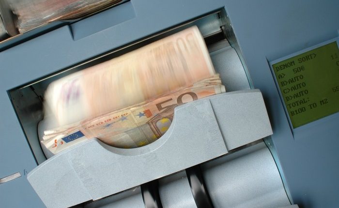 Αίγιο:-Οικιακή-βοηθός-«σήκωσε»-30.000-ευρώ-από-ηλικιωμένους