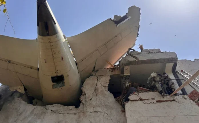 Ινδία-Συντριβή-αεροσκάφους:-Τουλάχιστον-204-οι-νεκροί-–-«Θαύμα»,-ο-επιζών-της-θέσης-11Α