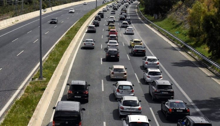 Αττική:-Χωρίς-προβλήματα-η-έξοδος-των-εκδρομέων-του-Αγίου-Πνεύματος