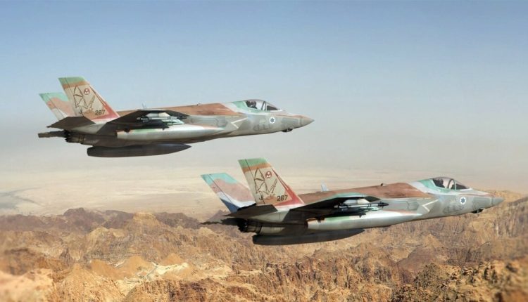 Η-πολεμική-αεροπορία-του-Ισραήλ-βομβαρδίζει-το-λιμάνι-Χοντάιντα-της-Υεμένης