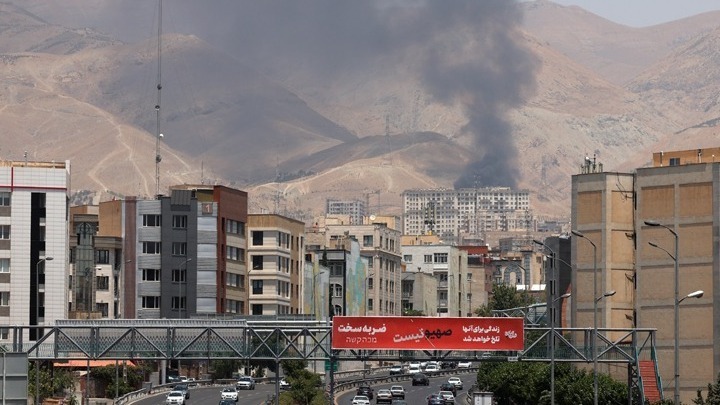 Το-Ισραήλ-ανακοίνωσε-ότι-πλήττει-στόχους-στο-δυτικό-τμήμα-του-Ιράν