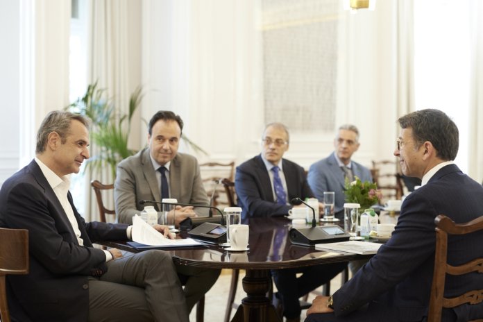 Συνάντηση-Μητσοτάκη-με-τον-cco-της-microsoft:-Τι-συζητήθηκε