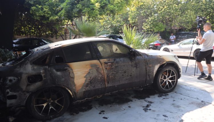 Εμπρηστική-επίθεση-σε-έκθεση-αυτοκινήτων-στην-Κηφισιά