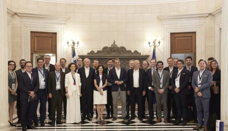 Συνάντηση-Μητσοτάκη-με-το-μεγαλύτερο-γαλλικό-επιχειρηματικό-δίκτυο