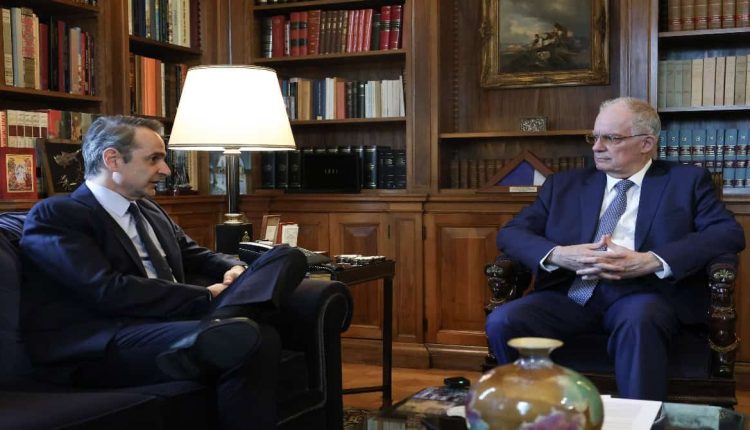 Κ.-Μητσοτάκης:-Το-ελληνικό-ναυτικό-στα-χωρικά-ύδατα-της-Λιβύης-για-αποτροπή-μεταναστευτικών-ροών