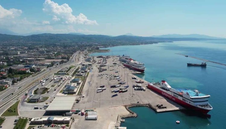 Το-βράδυ-η-απόφαση-για-τη-συνέχιση-ή-όχι-της-απεργίας-στα-πλοία-από-Πάτρα-για-Ιταλία