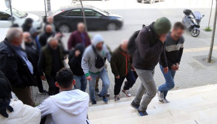 Θεσσαλονίκη:-Από-αύριο-στον-ανακριτή-οι-39-συλληφθέντες-από-τα-δύο-κυκλώματα-αρχαιοκαπηλίας