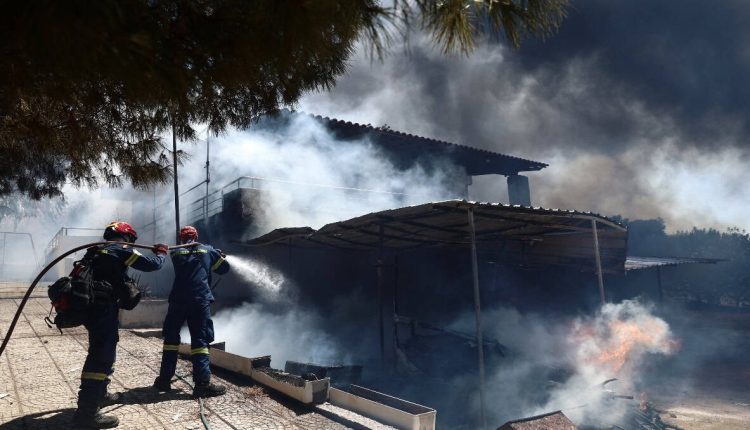 Οριοθετήθηκε-η-πυρκαγιά-στην-Παλαιά-Φώκαια-Αττικής