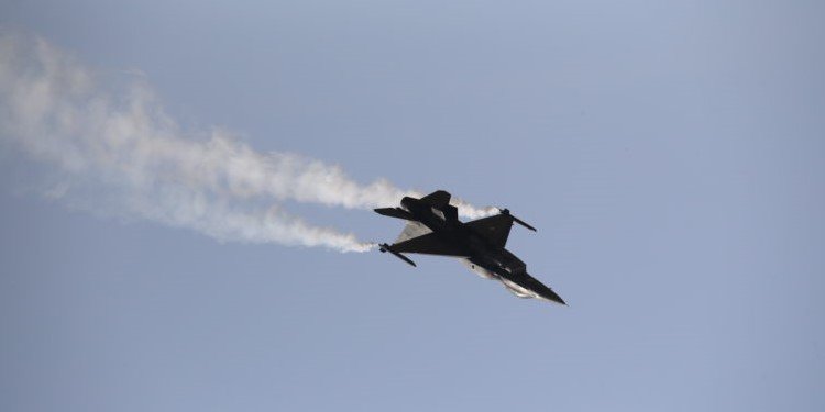 Ουκρανία:-Συνετρίβη-f-16-μετά-από-μαζική-ρωσική-επίθεση-–-Νεκρός-ο-πιλότος