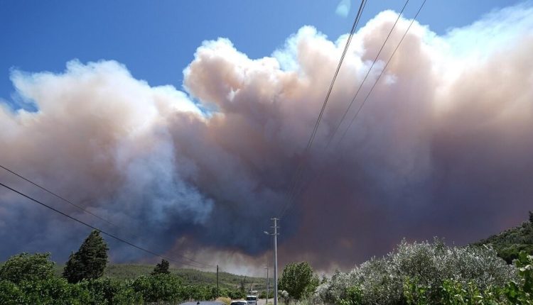 Πυρκαγιές-στην-Τουρκία:-Πάνω-από-50.000-άνθρωποι-απομακρύνθηκαν-από-τις-εστίες-τους