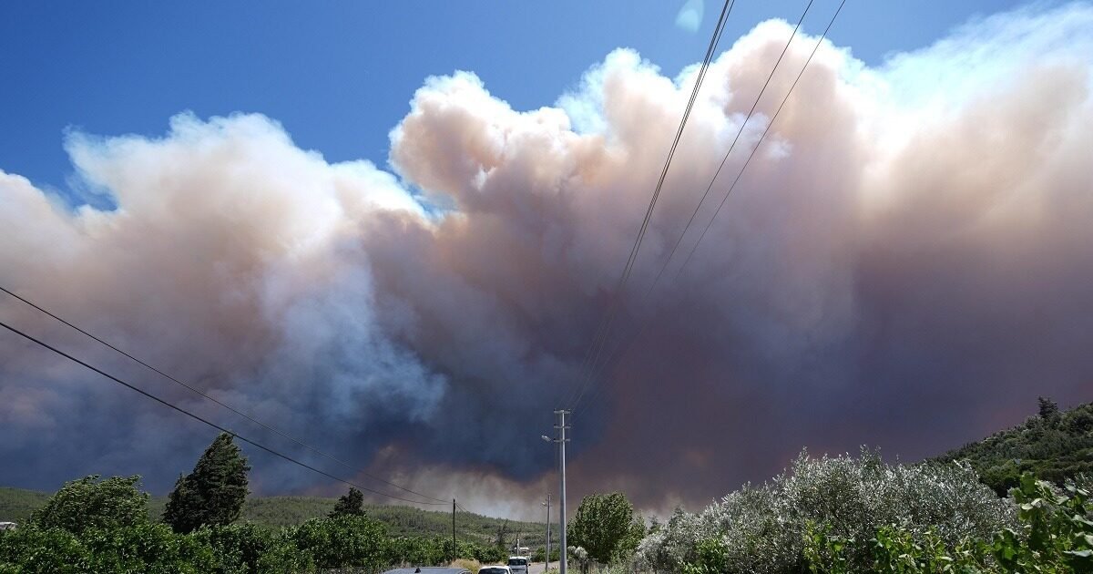 Πυρκαγιές-στην-Τουρκία:-Πάνω-από-50.000-άνθρωποι-απομακρύνθηκαν-από-τις-εστίες-τους