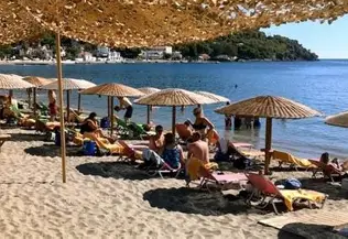 Έλεγχοι-στις-παραλίες:-με-drones,-αυτοψίες,-πρόστιμα