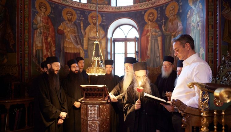 Στην-Ιερά-Μονή-Σίμωνος-Πέτρας-ο-πρωθυπουργός