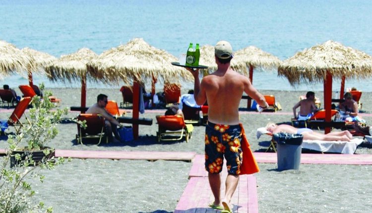 Φορολογικοί-έλεγχοι-σε-ξενοδοχεία,-ταβέρνες-και-παραλίες,-με-σύγχρονη-τεχνολογία