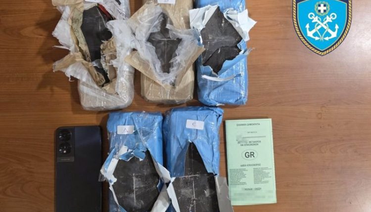 Βόλος:-Σύλληψη-40χρονου-που-μετέφερε-2,5-κιλά-ηρωίνης