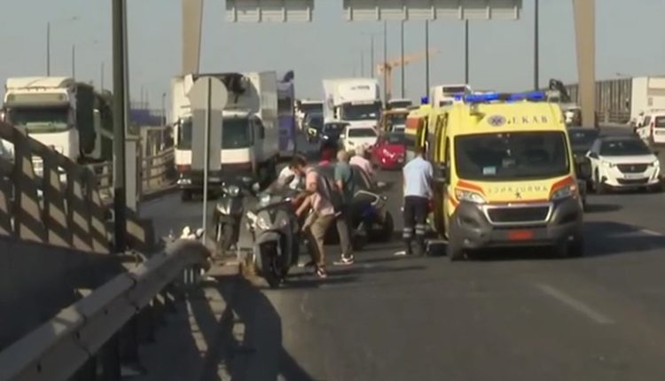 Σοβαρό-τροχαίο-με-τέσσερις-τραυματίες-αναβάτες-δικύκλων-στον-Κηφισό