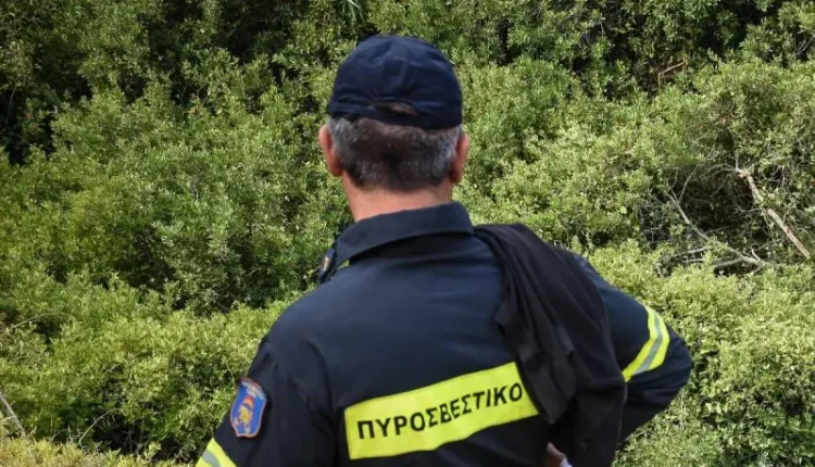 Μεταφορά-τριών-περιπατητών-σε-ασφαλές-σημείο-στο-όρος-Γκιώνα