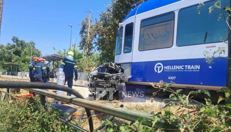 Πάτρα:-Σύγκρουση-συρμού-του-Προαστιακού-με-αυτοκίνητο-–-Δέκα-οι-επιβαίνοντες-στο-τρένο