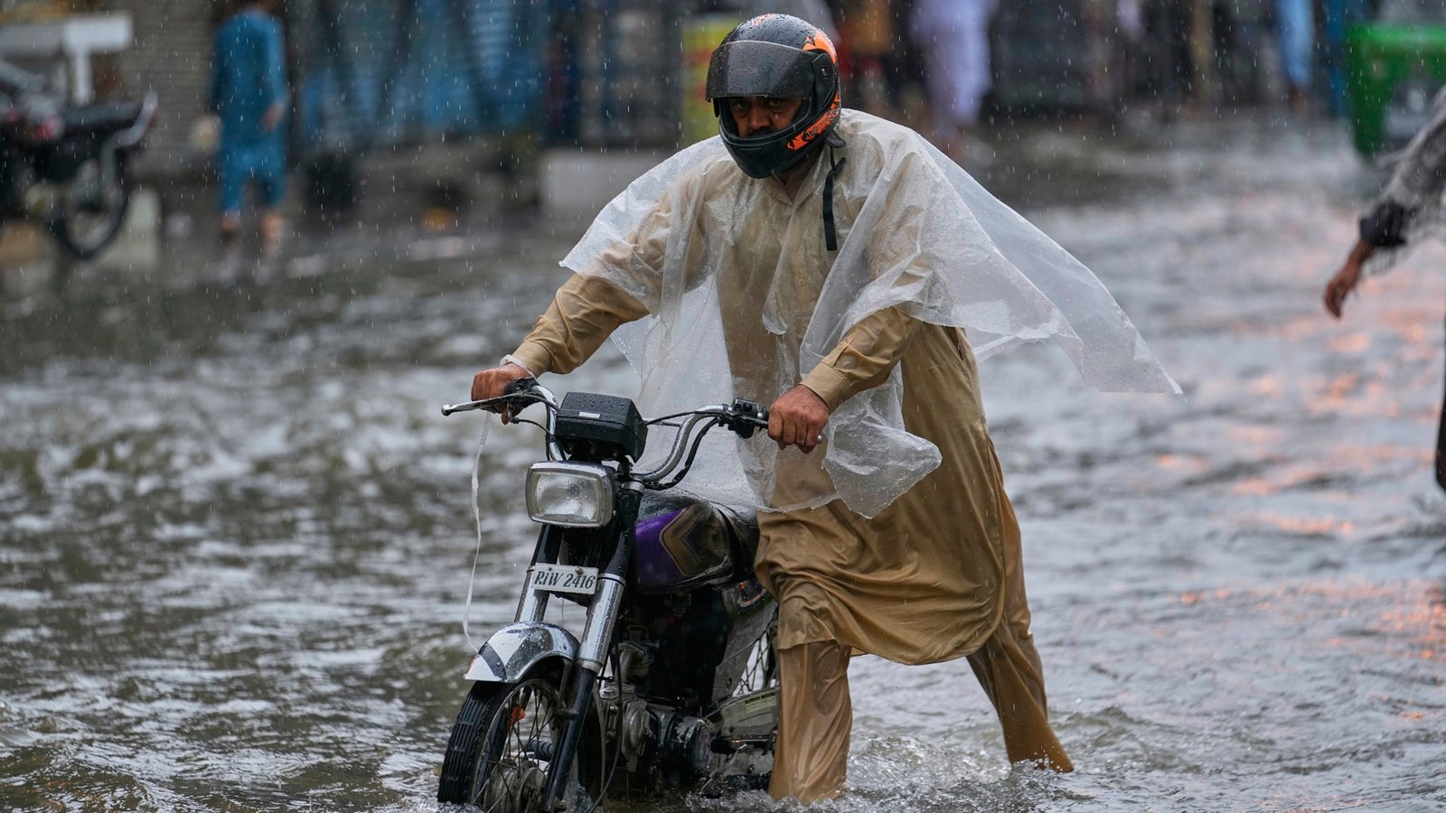 Πακιστάν:-Πάνω-από-50-νεκροί-μέσα-σε-24-ώρες-από-τις-σφοδρές-βροχοπτώσεις