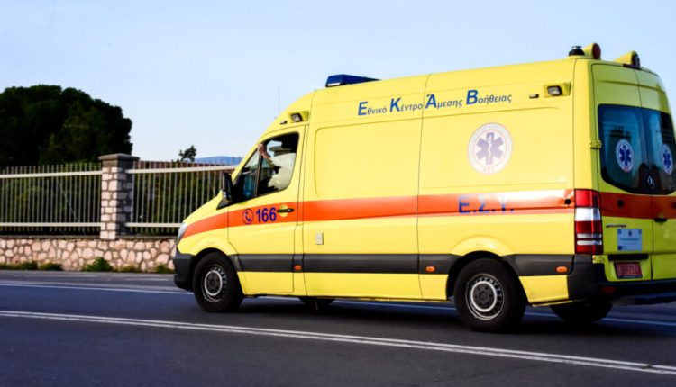 Νεκρός-πεζός-στη-Νίκαια,-παρασύρθηκε-από-μηχανή