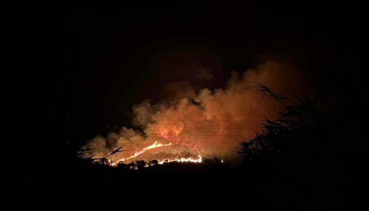 Σε-ύφεση-η-φωτιά-στη-Μακύνεια-Αντιρρίου-–-Ήχησε-το-112-για-ετοιμότητα