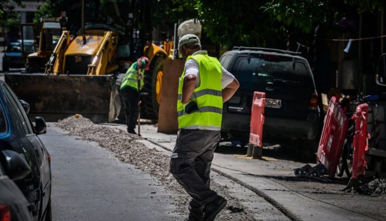 Υπ.-Εργασίας:-Έκτακτα-μέτρα-για-την-θερμική-καταπόνηση-των-εργαζομένων-του-ιδιωτικού-τομέα