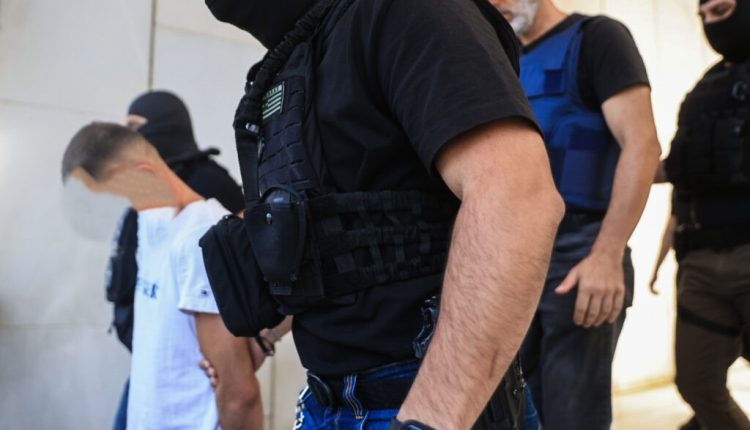 Δολοφονία-Πολωνού:-Δεν-έπεισαν-ανακριτή-και-εισαγγελέα-οι-πέντε-κατηγορούμενοι