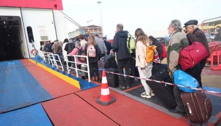 Έξοδος-Αυγούστου:-Αυξημένη-η-κίνηση-στα-λιμάνια-της-Αττικής