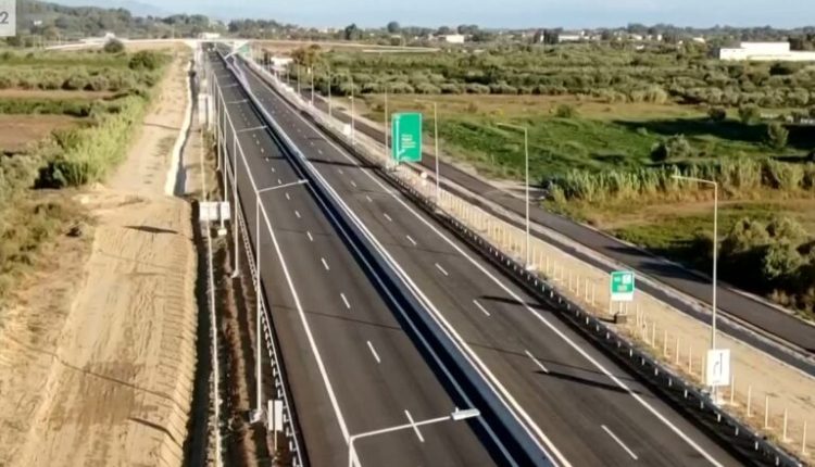 Στην-κυκλοφορία-θα-δοθεί-στις-12:00-ο-αυτοκινητόδρομος-Πατρών-–-Πύργου:-«Διορθώνουμε-μία-διαχρονική-αδικία»-δήλωσε-ο-Πρωθυπουργός